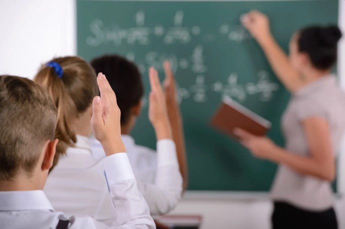 коли подавати документи в школу